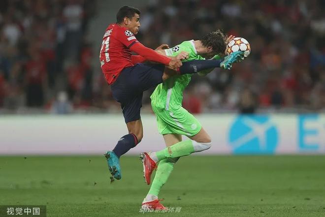 关键时刻体能课后，塞维利亚内部沟通备战法国杯，底气十足，身体对抗强度拉满(如何用组织比赛来提升空保身体素质)