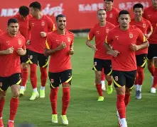 足总杯集结日走向成谜,辽宁本钢回应争议,更衣室稳定,赛程密集仍需轮换 足总杯集结日走向成谜,辽宁本钢回应争议,更衣室稳定,赛程密集仍需轮换