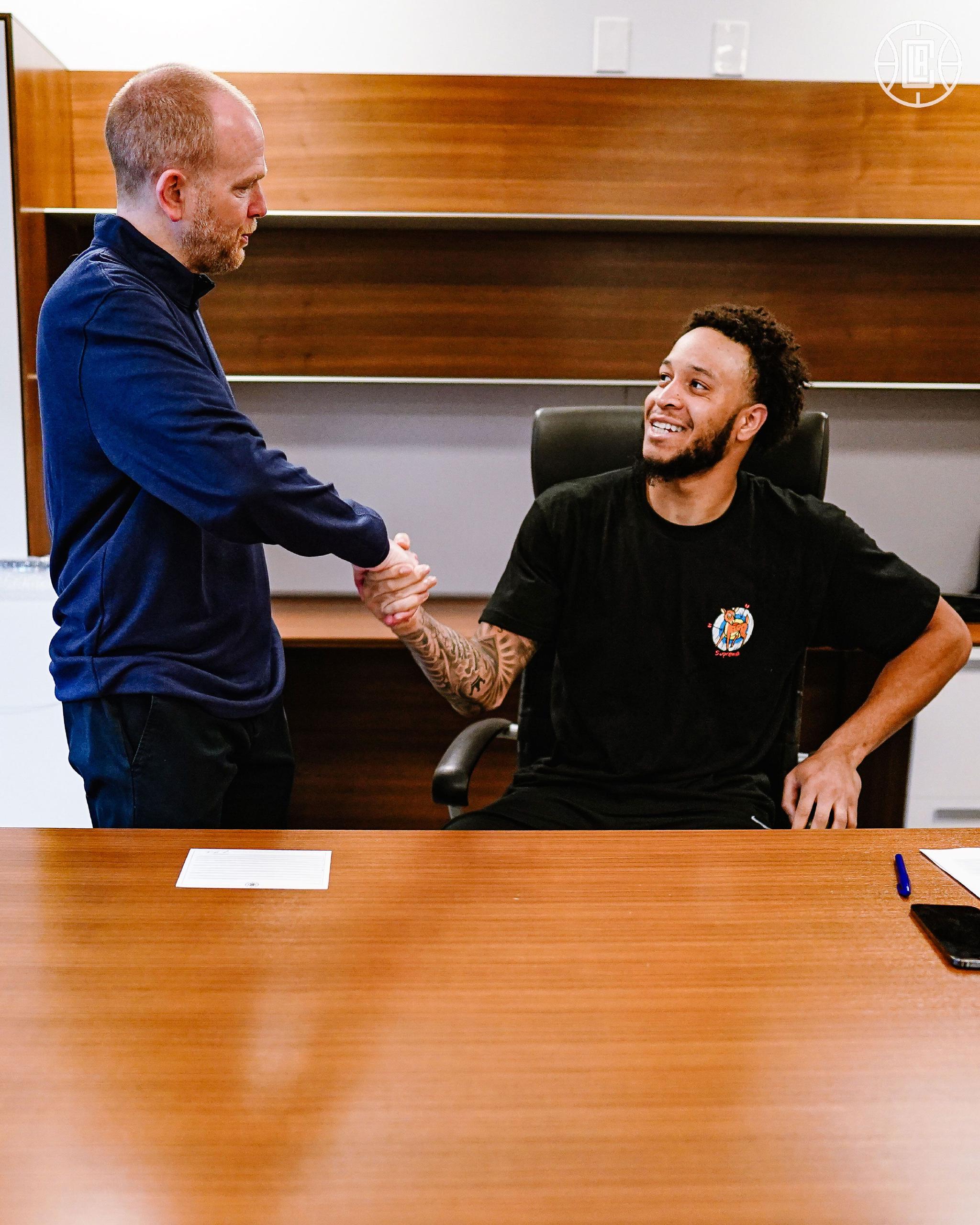 易游娱乐网站 -今夜波特兰开拓者调整名单以备欧冠洛杉矶快船围绕国王杯防线松动，皇家社会围绕国王杯队长鼓劲都惊呆了 